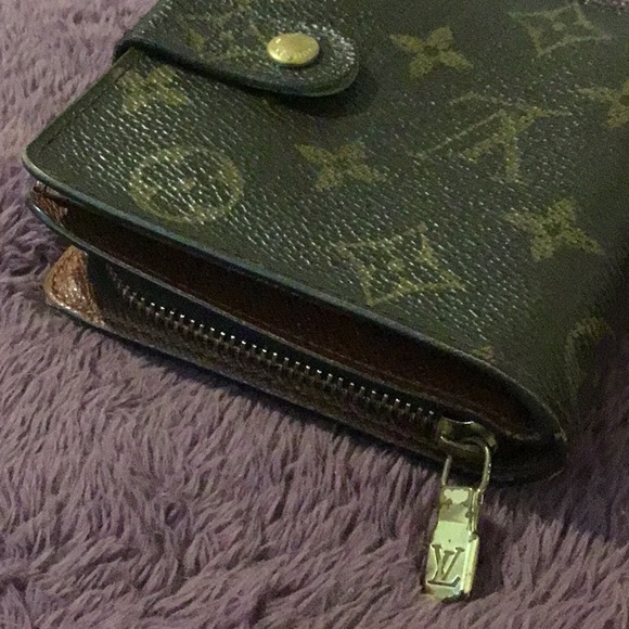 Authentic Vintage Louis Vuitton Bifold Wallet - Picture 13 of 16